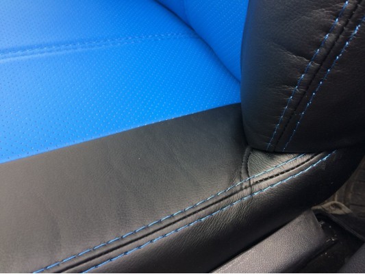 Авточехлы на Lada Largus