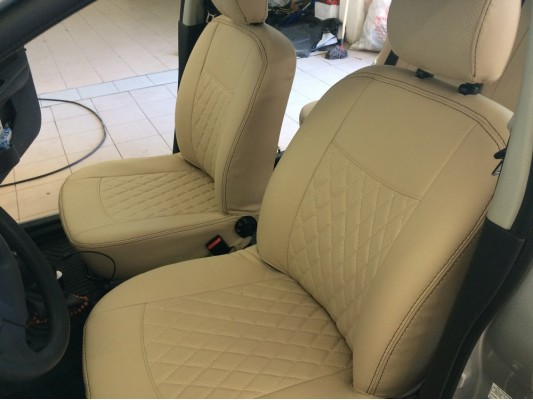 Авточехлы на Nissan Almera G15