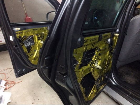 Шумоизоляция пола, арок, дверей и багажника